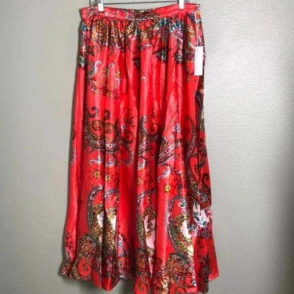 TRULY & YOU Circular Paisley Skirt - Picture 1 of 7